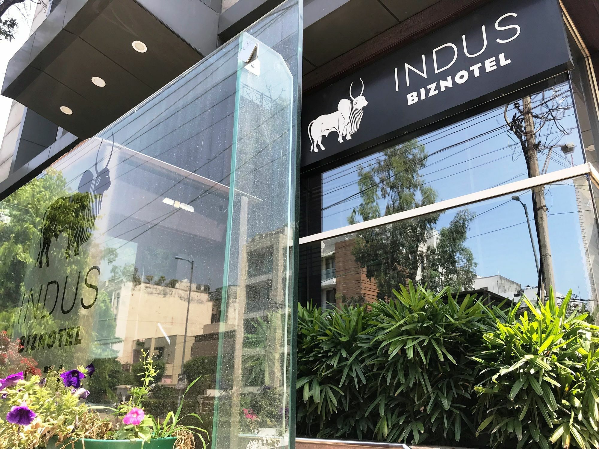 Indus Biznotel Nowe Delhi Zewnętrze zdjęcie